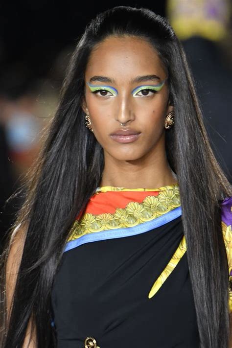 taglio capelli sfumatura versace|Tagli capelli lunghi 2021: il look di Lourdes Ciccone da .